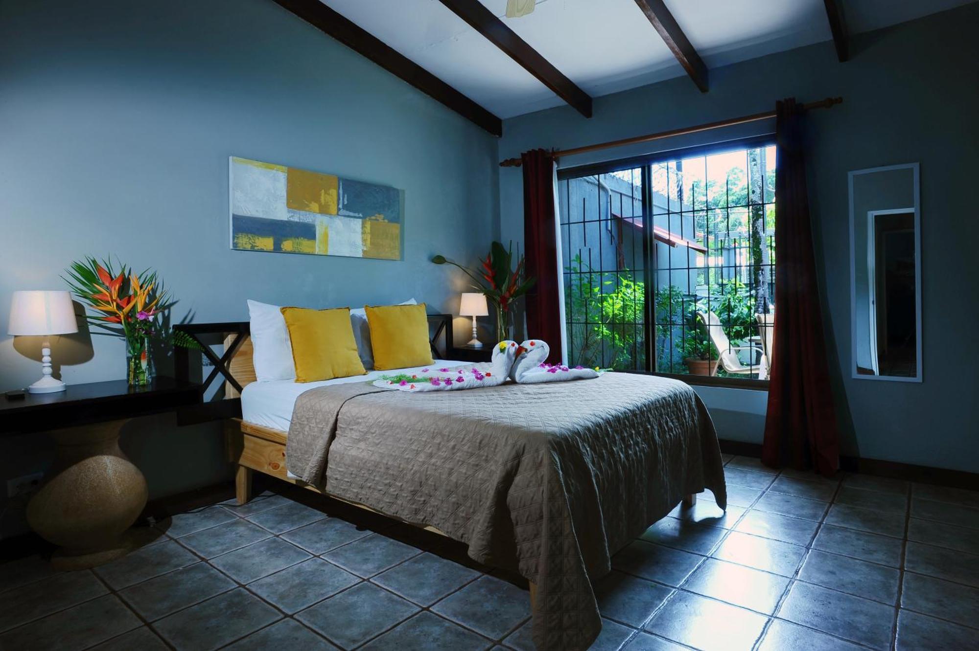 Private Fully Furnished Home At Wide Mouth Frog Hostel Quepos Eksteriør billede