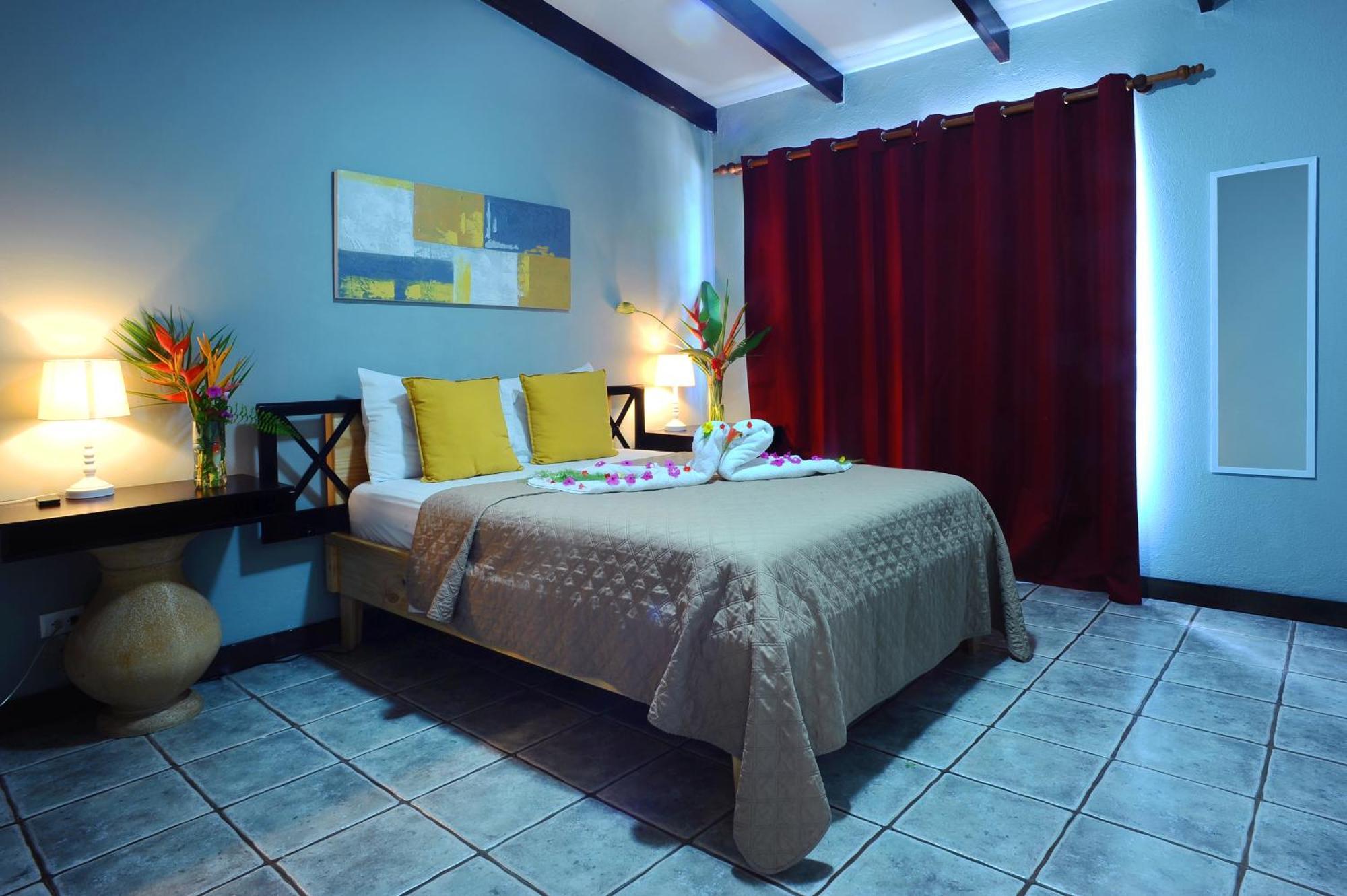 Private Fully Furnished Home At Wide Mouth Frog Hostel Quepos Eksteriør billede