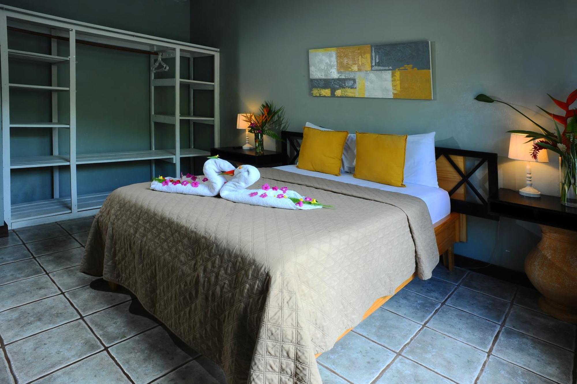 Private Fully Furnished Home At Wide Mouth Frog Hostel Quepos Eksteriør billede