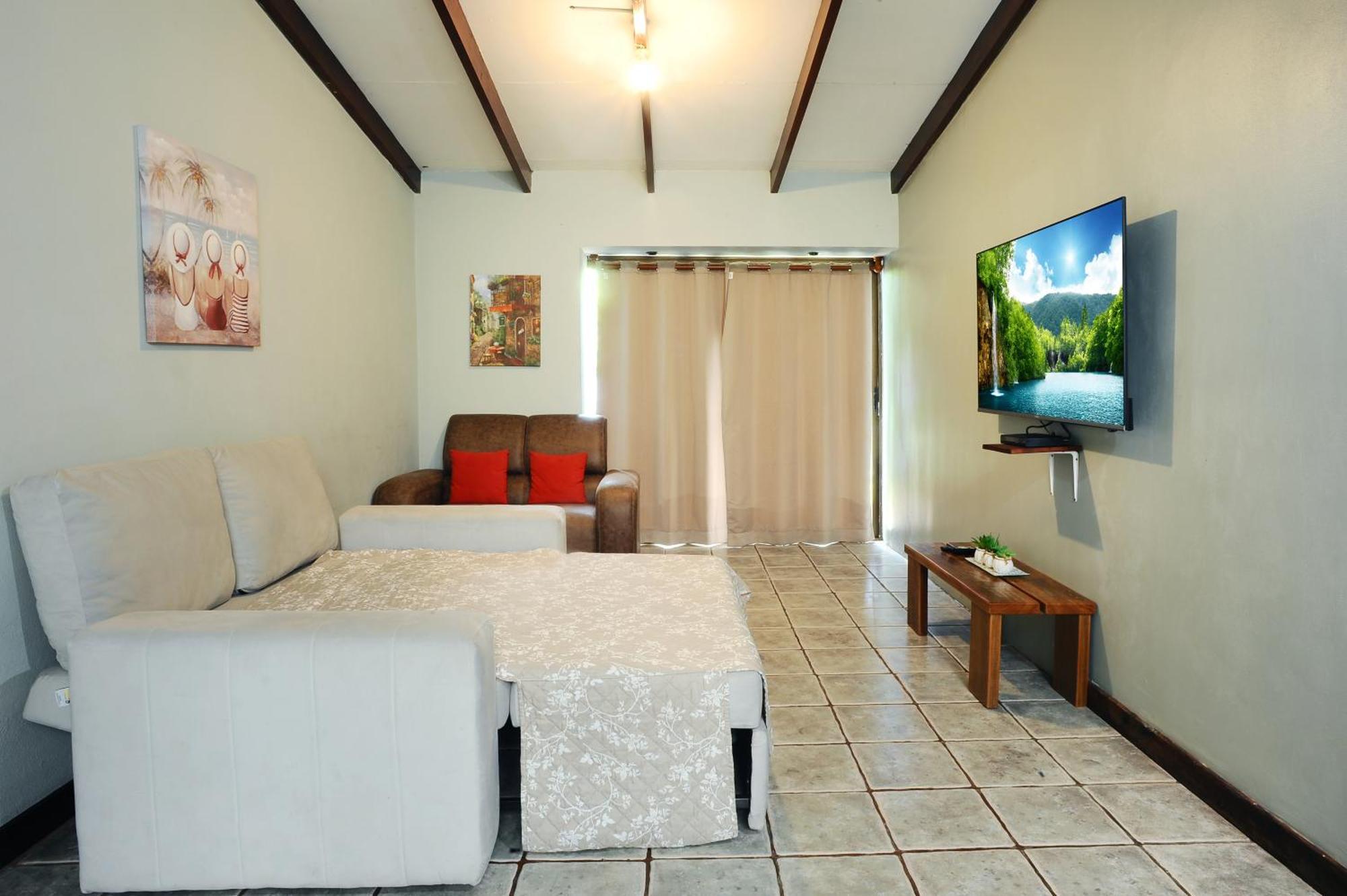 Private Fully Furnished Home At Wide Mouth Frog Hostel Quepos Eksteriør billede