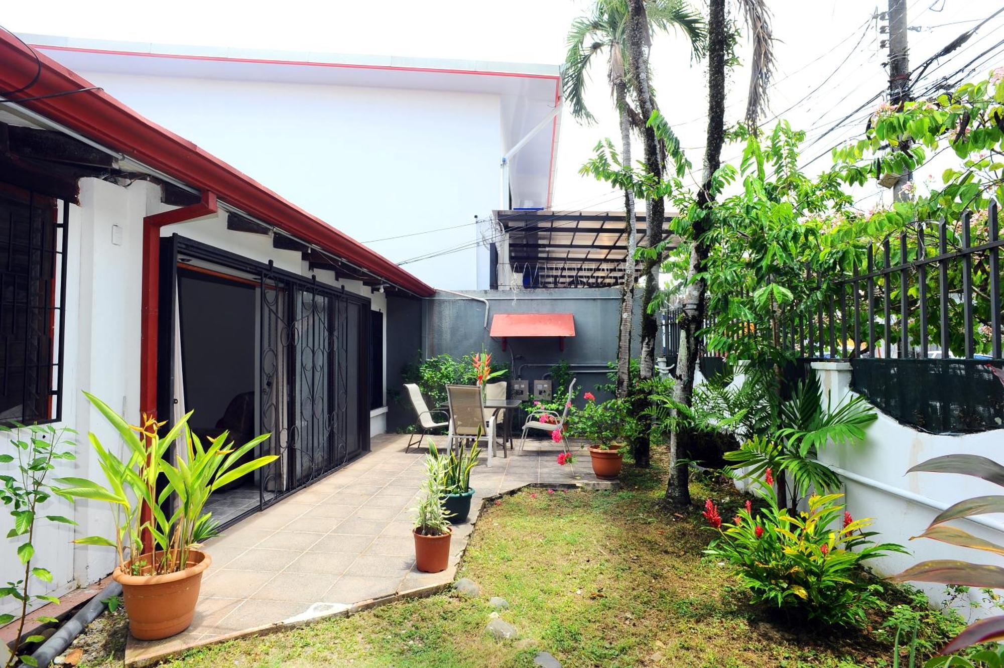 Private Fully Furnished Home At Wide Mouth Frog Hostel Quepos Eksteriør billede